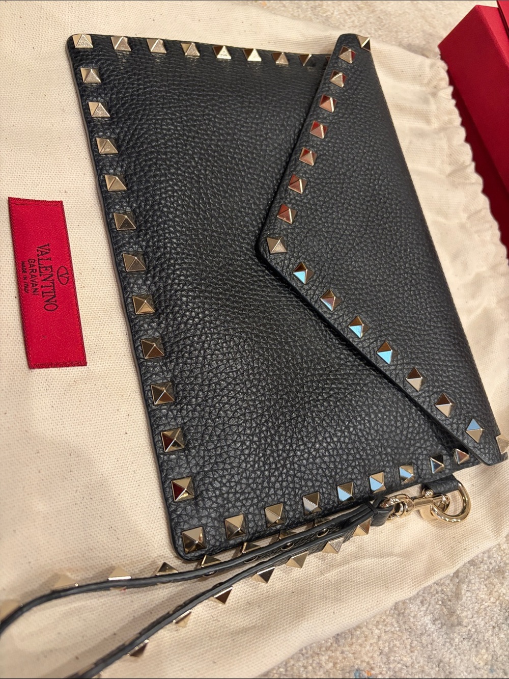 Valentino Garavani Black Pebbled/Grainy Calfskin Leather Wristlet / Clutch - Picture 3 of 13